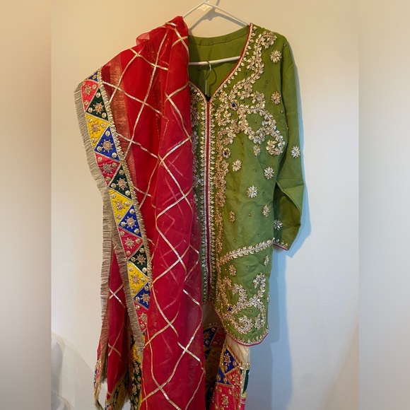 Mehendi Lengha Outfit - Picture 4 of 10